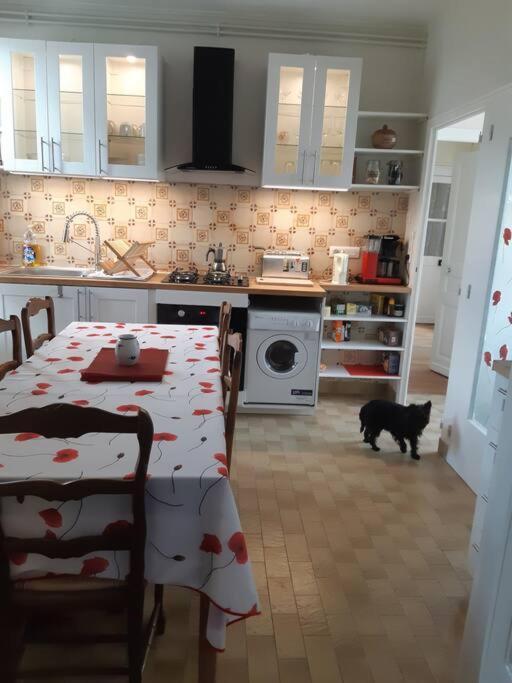 L'Escale Apartment Bourges Luaran gambar