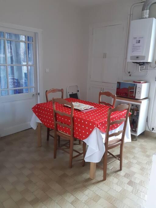 L'Escale Apartment Bourges Luaran gambar