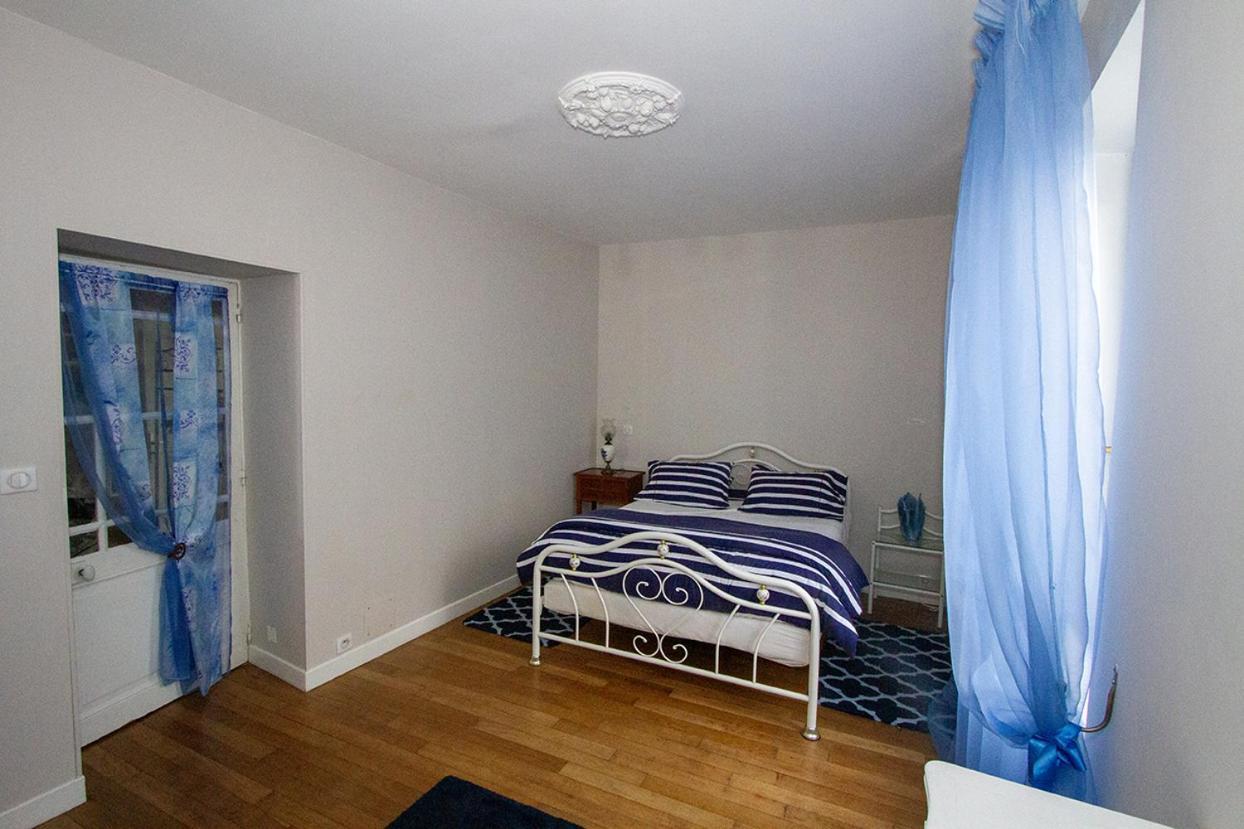 L'Escale Apartment Bourges Luaran gambar